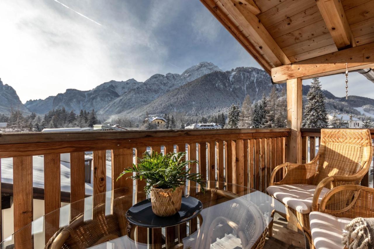 Casa Flora Lägenhet Toblach Exteriör bild
