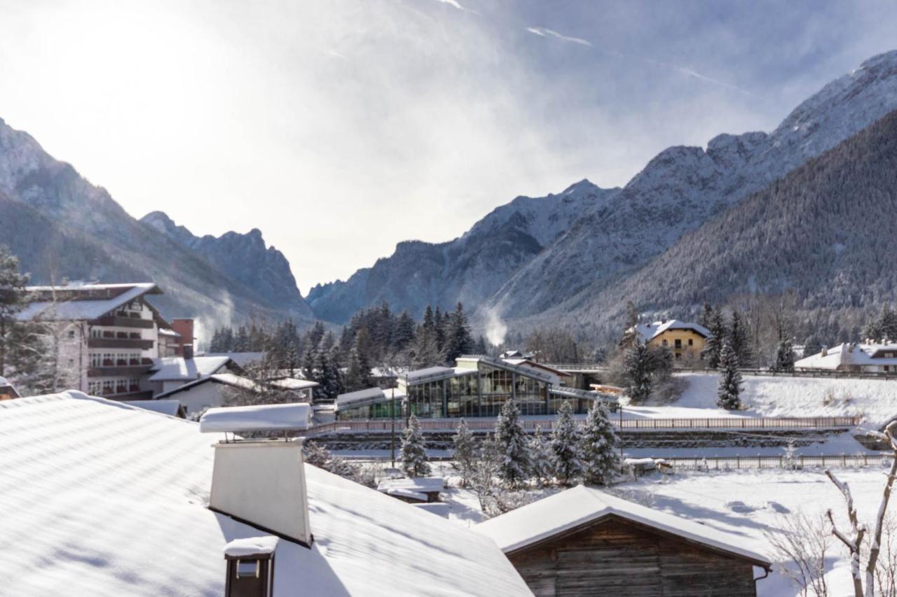 Casa Flora Lägenhet Toblach Exteriör bild