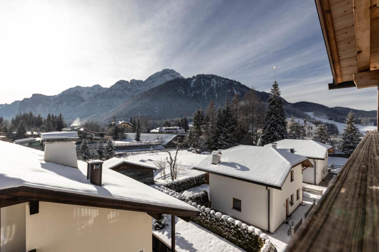 Casa Flora Lägenhet Toblach Exteriör bild