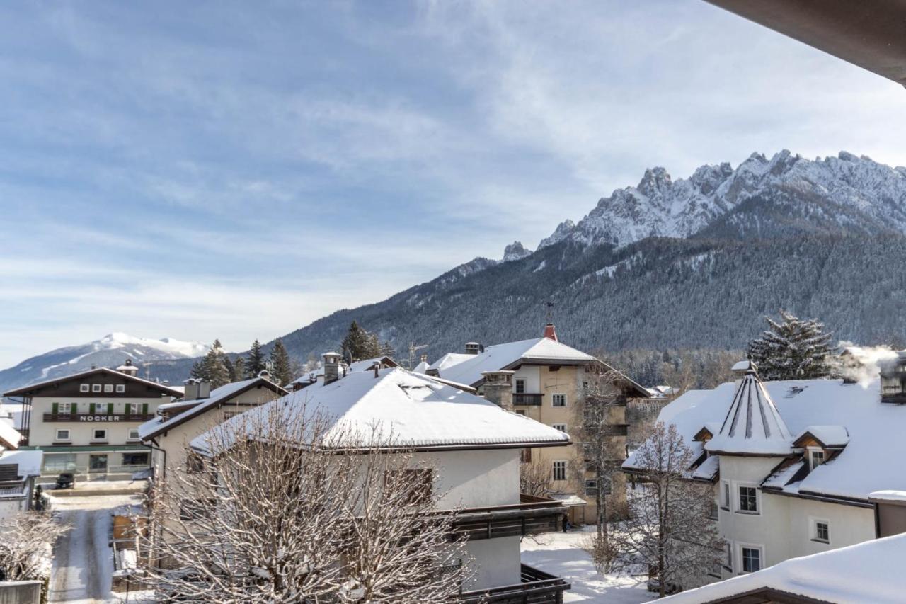 Casa Flora Lägenhet Toblach Exteriör bild